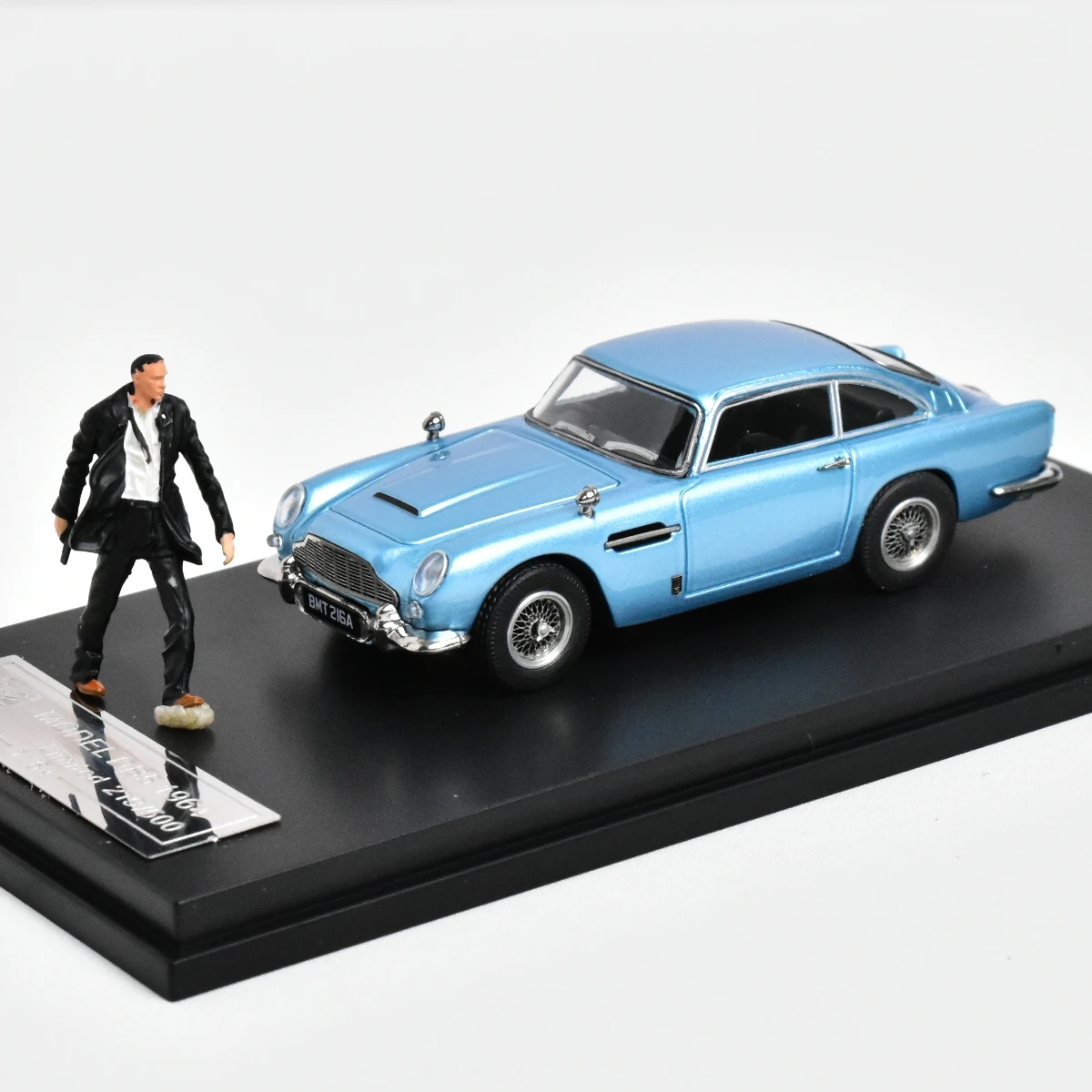 ミニチャンプス　Aston Martin DB5 007 GOLDFINGER 📸 @the_andrew_lee Mini GT Aston Martin DB5 Goldfinger