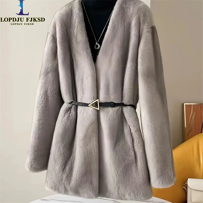 Пальто-из-искусственного-меха-для-женщин-длинная-куртка-с-регулируемой-талией-плотная-теплая-одежда-высокое-качество-с-v-образным-вырезом-осень-и-зима-2024