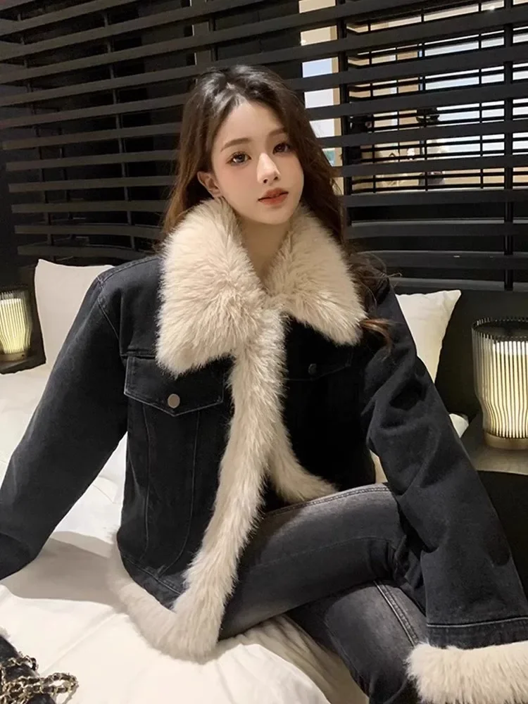 Fashion Commute Style Denim Stitching Faux Fur Coat 2023 Autumn and Winter New Street Style Lapel Short Women's Lamb Plush Coat