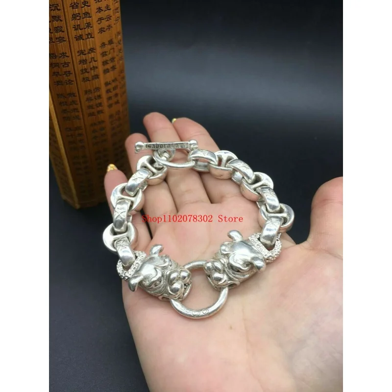 Asian Chinese Old Miao Silver Hand Cast Statue Bracciale Jewel Cool Gift