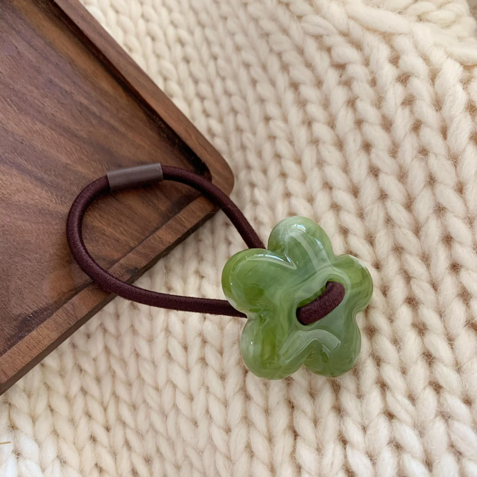 6PCS Translucent Flower Hair Ties Set, Colorful Resin Elastic Bands, Adorable Hair Accessories, Perfect for Ponytails & Braids