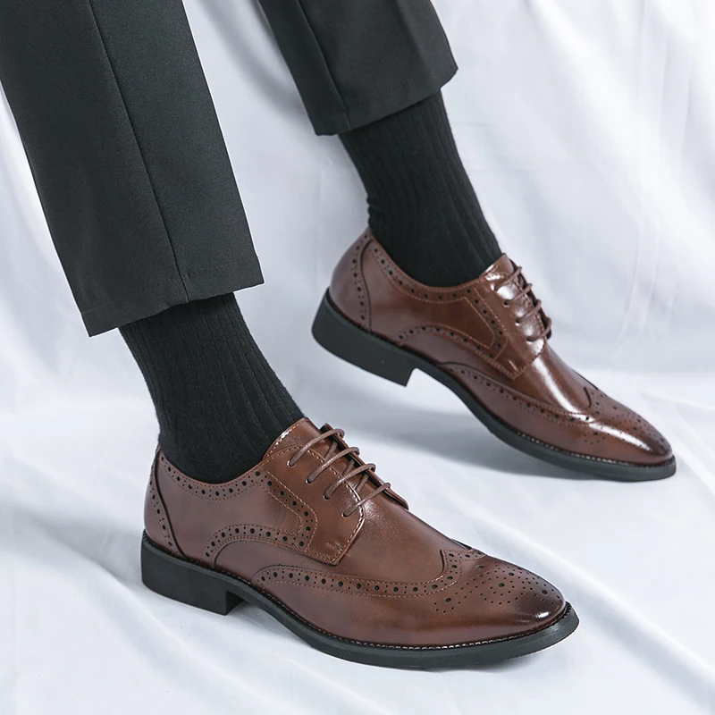 Classic Men's Brogue Leather Shoes Stylish Wingtip Oxford Dress Shoes for Formal & Casual Occasions Comfortable & Durable