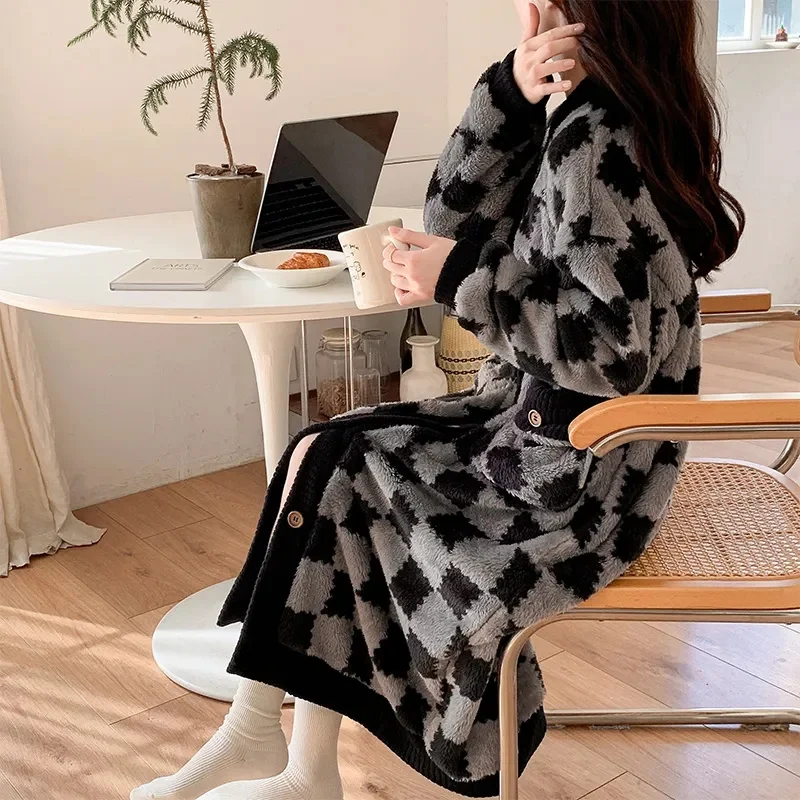 

Coral Velvet Sleeping Dress Women's 2024 Autumn/Winter Thickened Fleece Retro High end Princess Style Sleeping Dress Home Fury