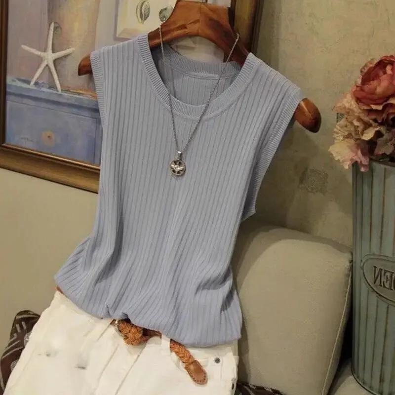 Knitted Vest Image 17