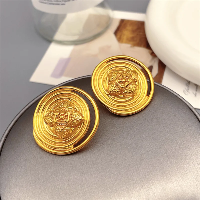 

European and American retro gold Round plate shape stud earring for women simplicity fashion classic earrings jewelry wholesale