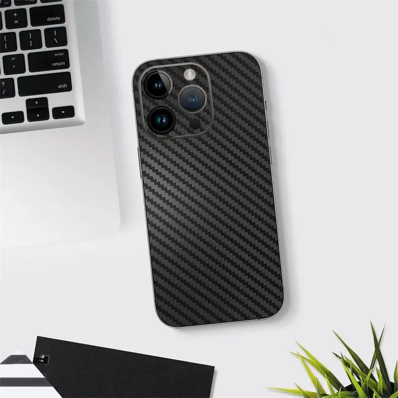 Abreißbare Kohlefaser-Haut für iPhone 17 Air 16 15 14 13 Pro Max Plus 17 Air 17 Pro Rückseite Displayschutzfolie 3M Wrap Aufkleberfolie – Detail 6