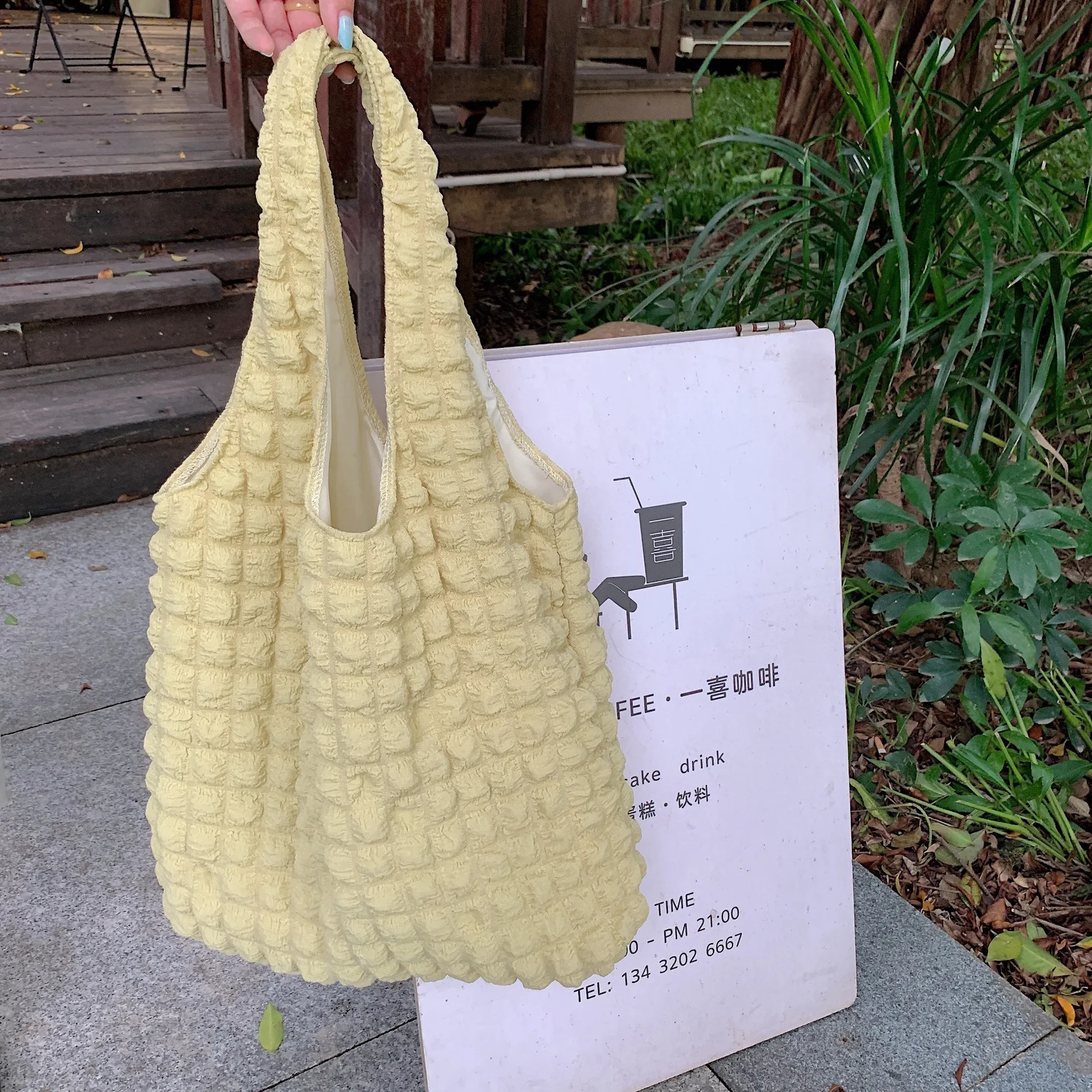 LALU ROS Fuchsia Straw Canvas Bag – PRET-A-BEAUTE