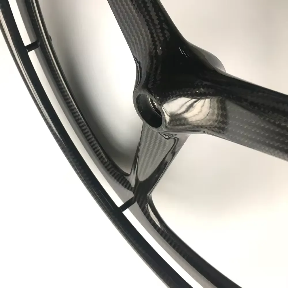 Strong Lightweight Carbon wheels 24 Inch Wheels Wheelchair Tri Spoke Carbon Whee