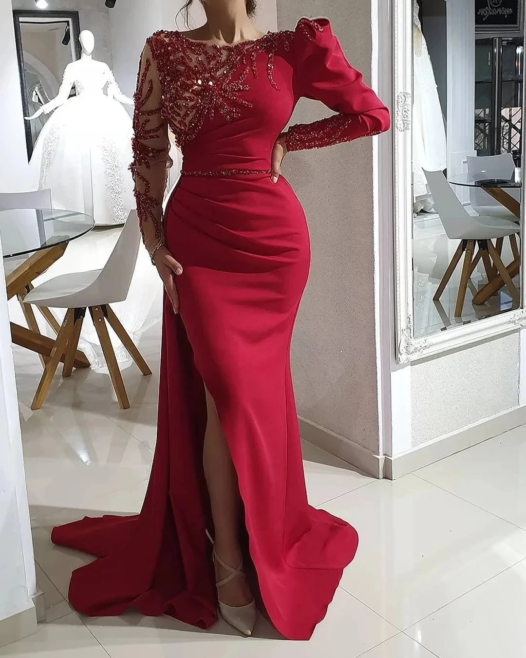 

2024 New Exquisite Red Evening Dresses Pleated Appliques Mermaid Party Prom Gowns Sheath O-Neck Long Sleeve Beadings Satin Dress