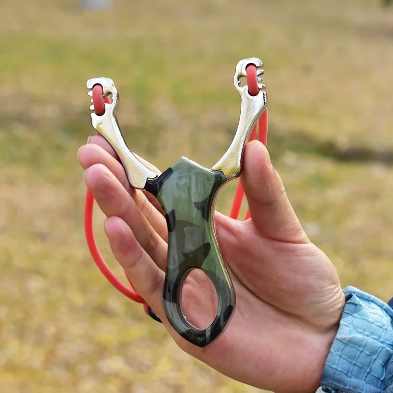 Рисунок 5 - Дешевая Рогатка из сплава с деревянной