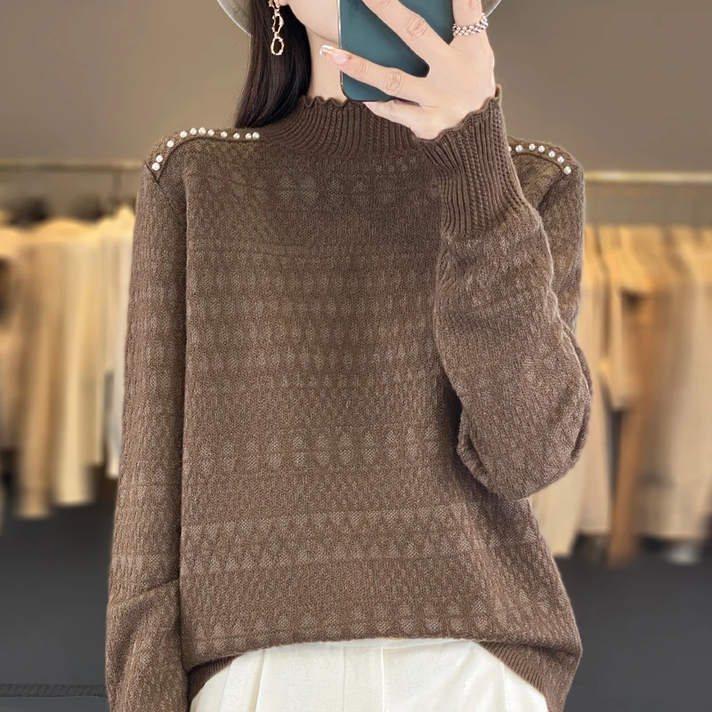 Рисунок 6 - Пуловер с полувысоким воротом и жемчугом