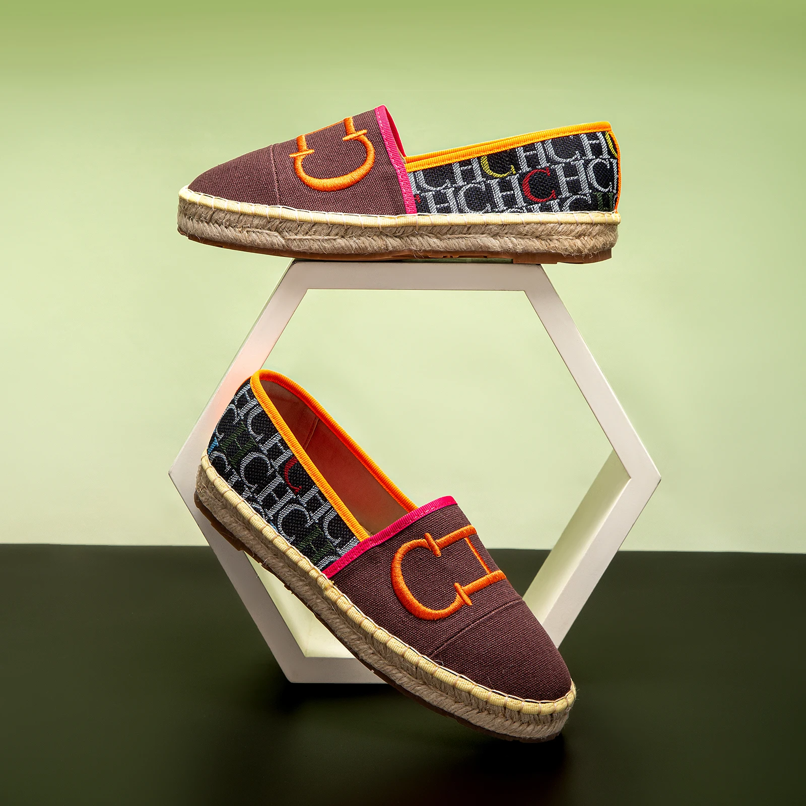 حذاء كاجوال قماشي ملون CHC