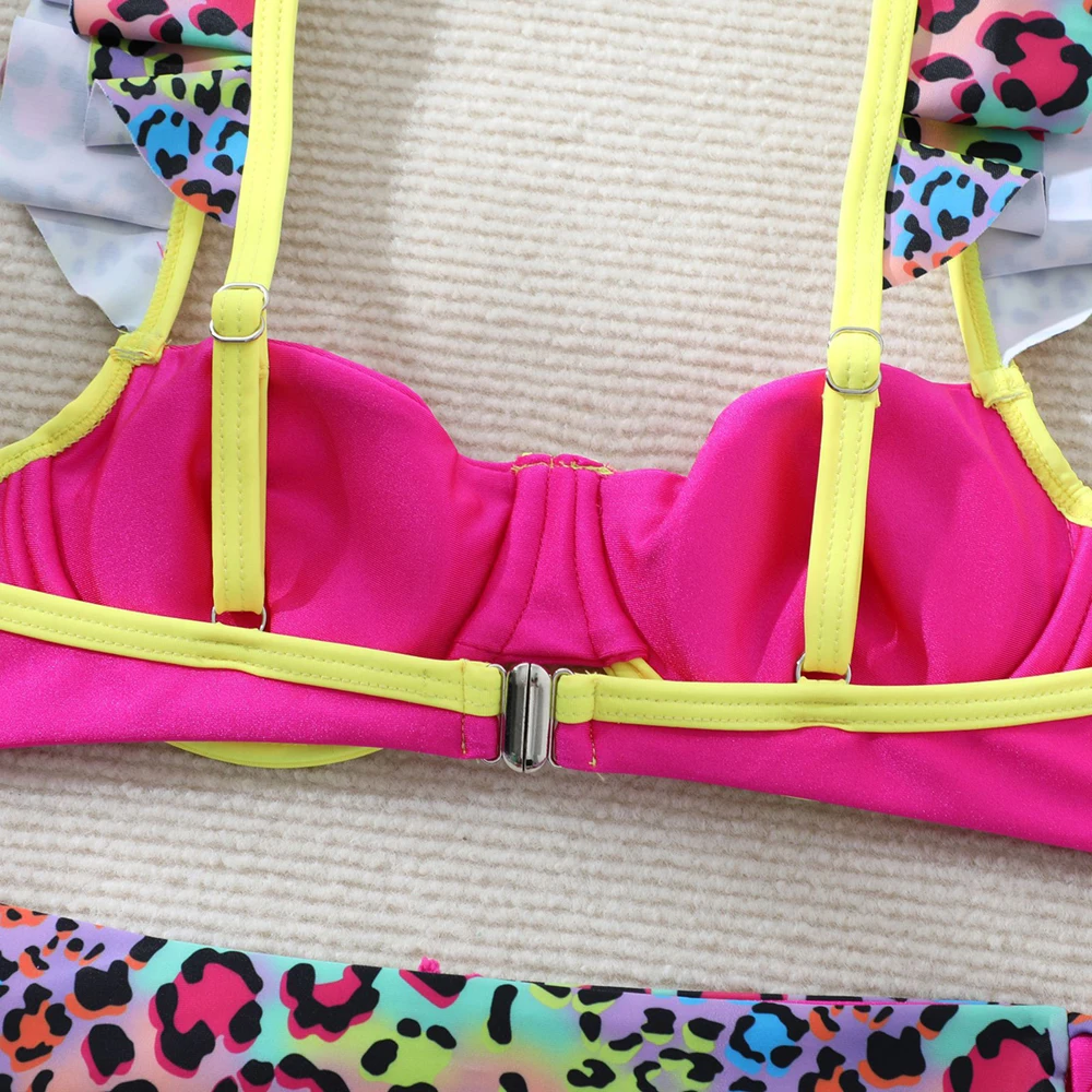 Рисунок 6 - Женский леопардовый купальник с