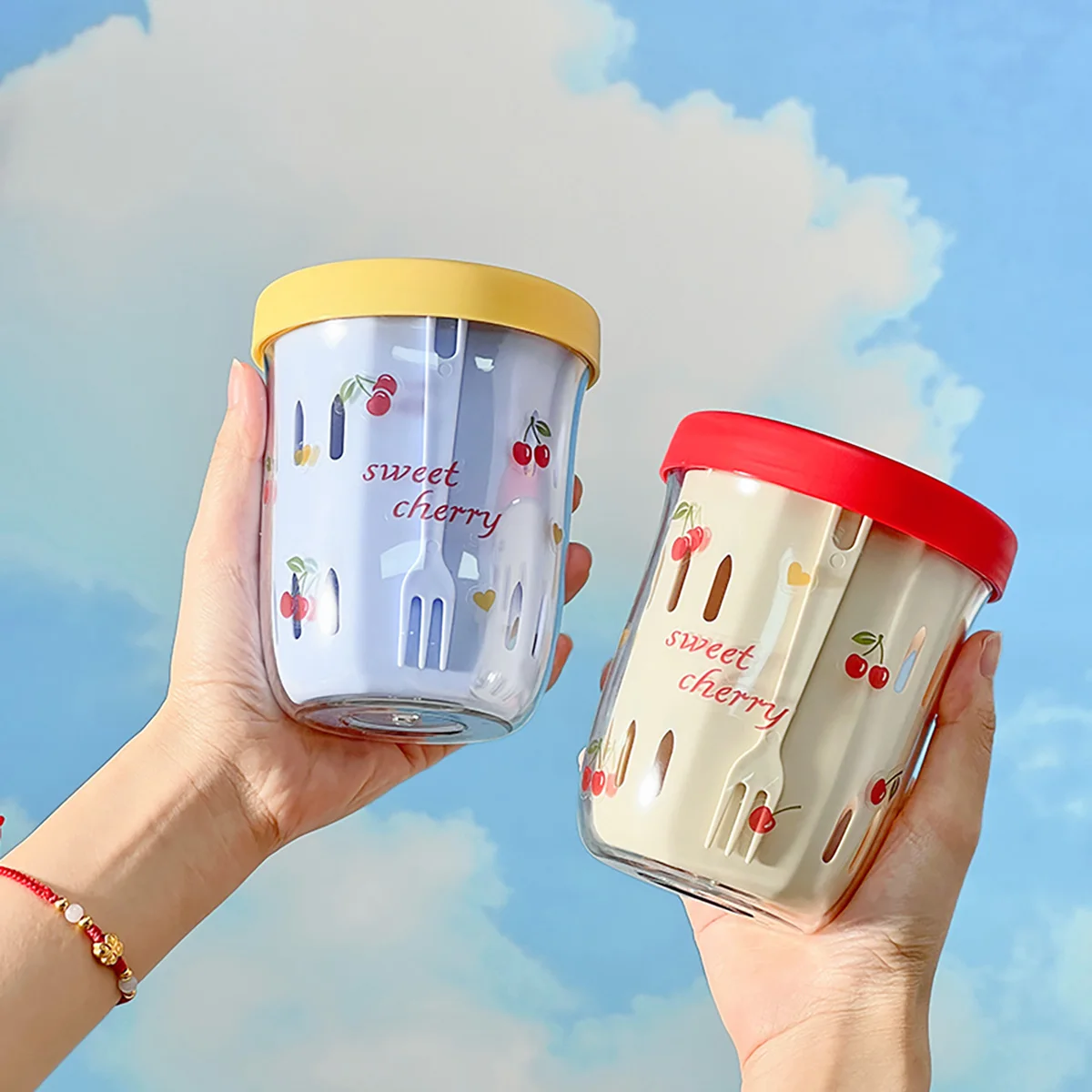 WORTHBUY 이중 벽 샐러드 컵 포크 및 핸들 배수 과일 컵이있는 휴대용 누출 방지 귀리 용기 학생을위한 귀여운 아침 식사 컵