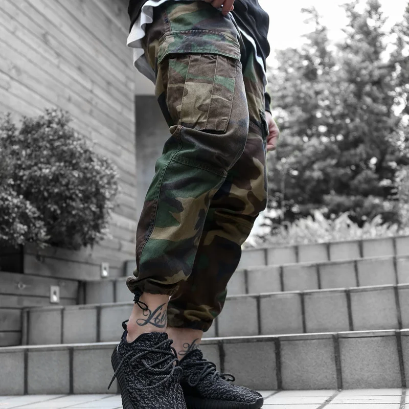 Рисунок 2 - Брюки-карго мужские с несколькими карманами