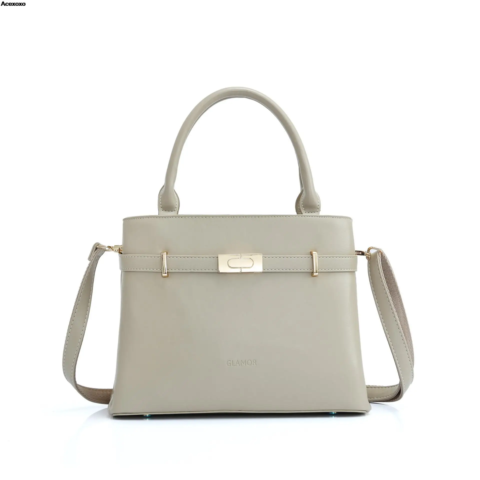 

Hold a stylish women's shoulder bag
