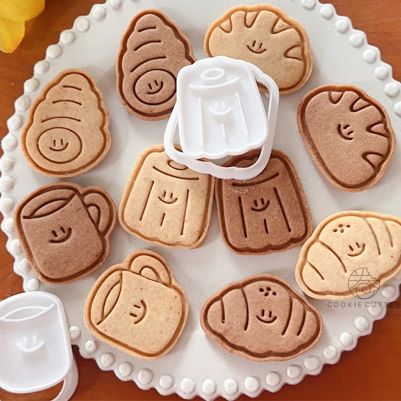 Cute Chestnut Bread Cookie Mold Cartoon Croissant Toast Shaped Biscuit Vegetable Cutting Die Kids Lunch Baking Mold Kitchen Tool Cookie Cutter Baking Mold Cookie Mould