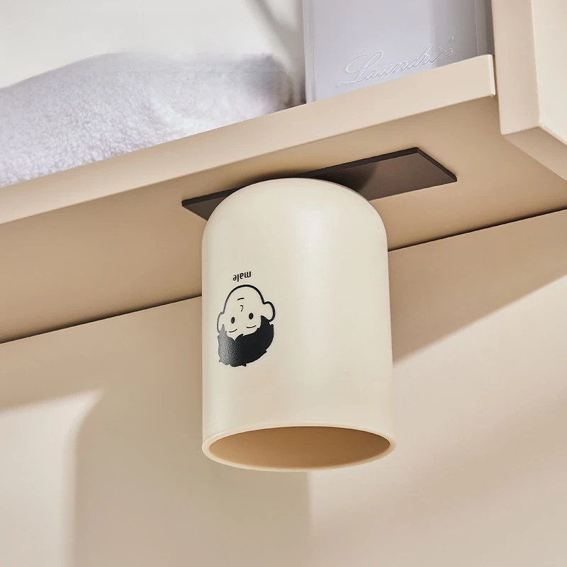 Mensola magnetica in PP di grande capacità con bicchiere per collutorio capovolto, ideale per coppie e famiglie._voghion.com