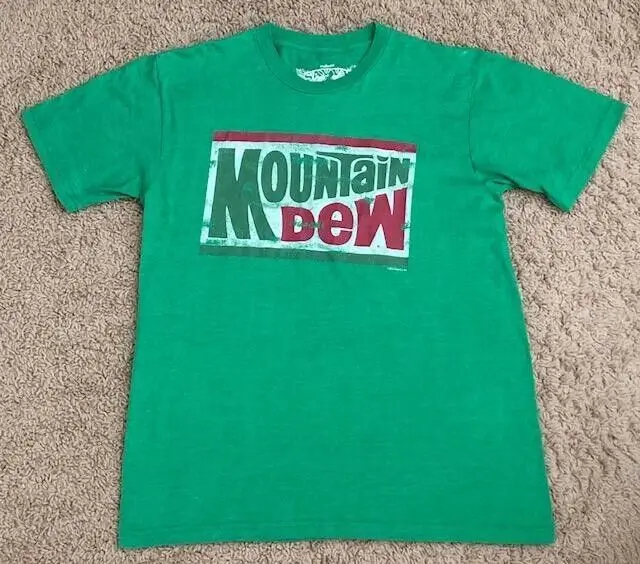 T-Shirt Verde Da Uomo Savvy Con Logo Classico Mountain Dew Taglia Media