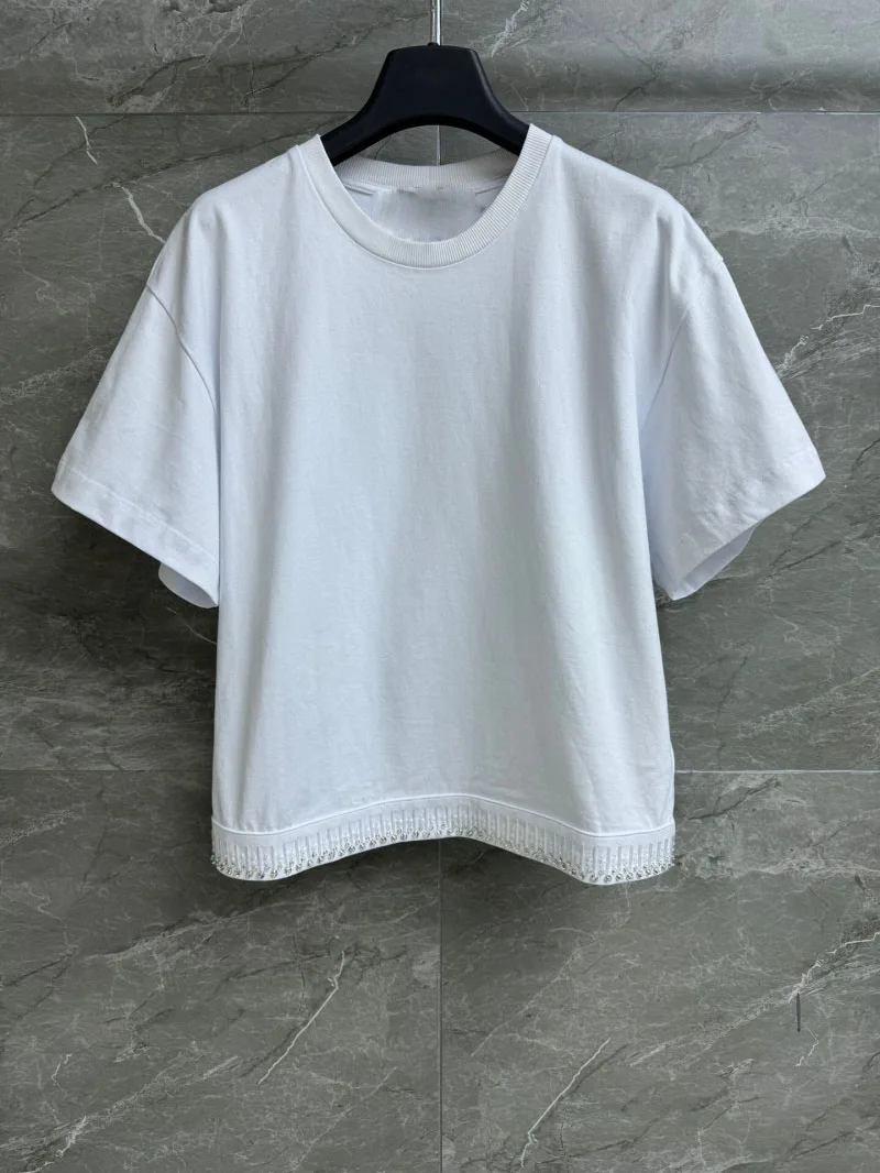 

New minimalist T-shirt with niche design, exquisite and fashionable studded splicing technology, temperament, short sleeves