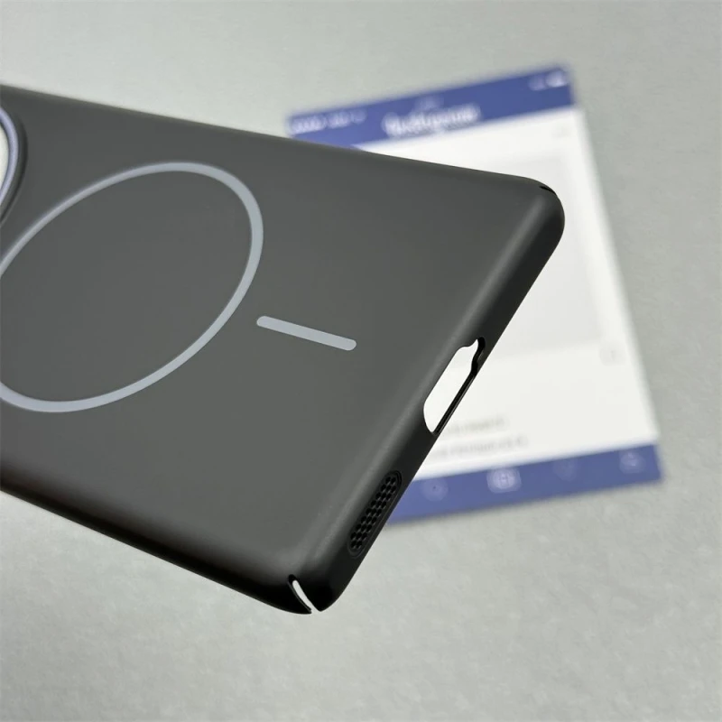 Magnetic PC Skin-Friendly Drop-Proof Phone Back Cover with Simple and Durable Design