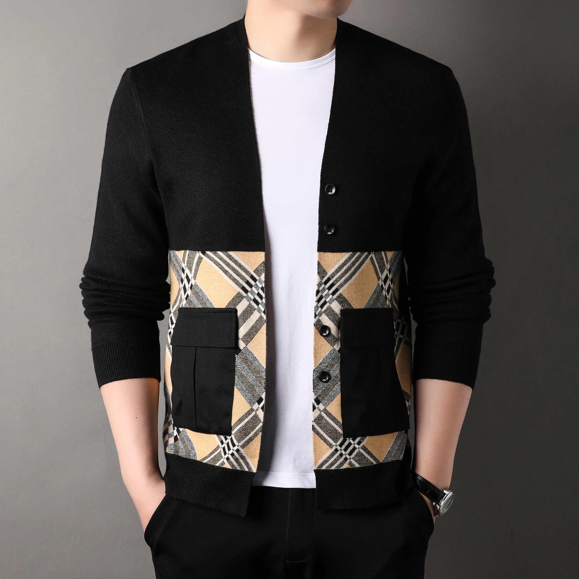 

Original Designer Men's Knitted Cardigan V-Neck Striped Pocket Autumn/Winter Long Sleeved Sweater Fashion Trend Men's Clothing