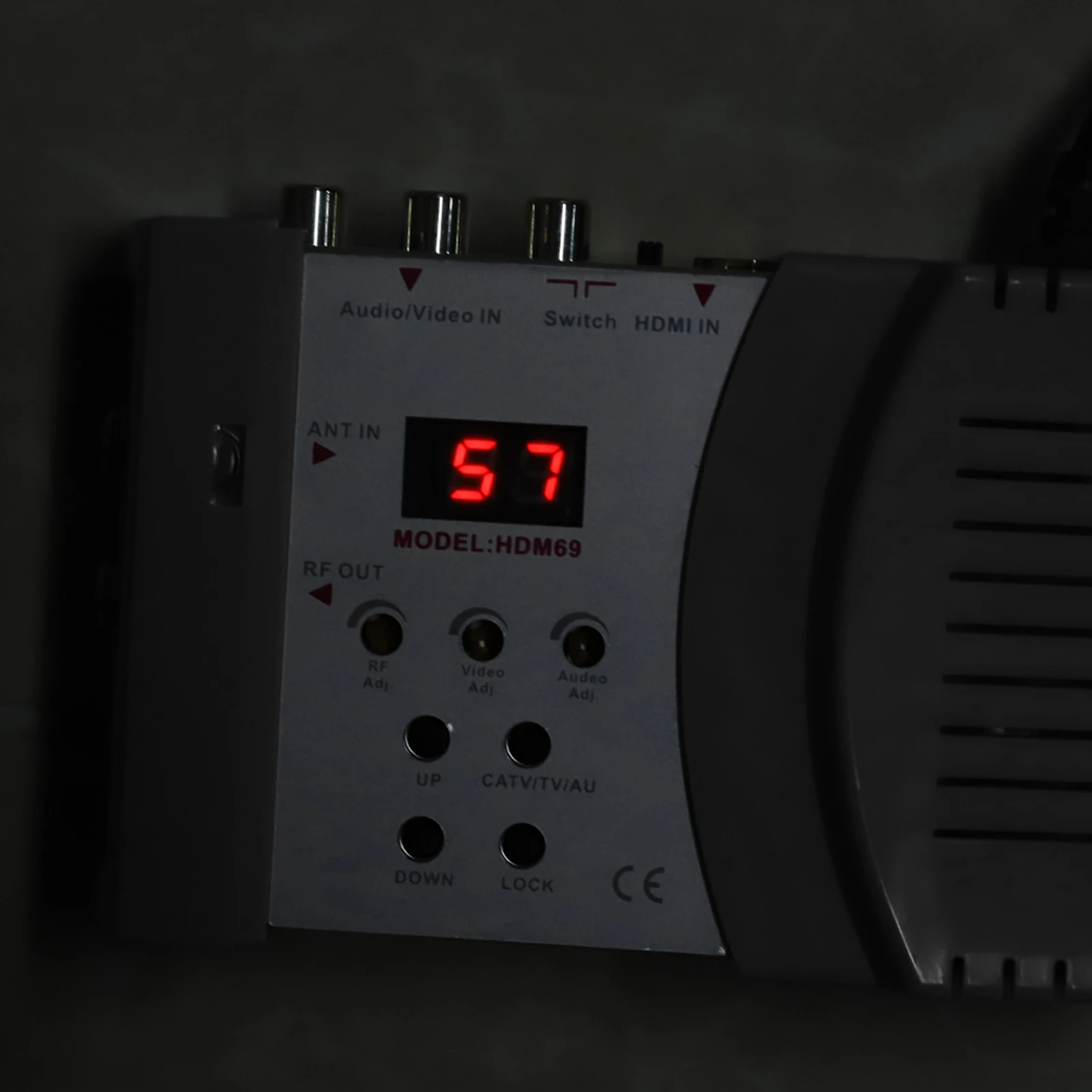 Digital RF Modulator AV to RF Converter VHF UHF PAL Standard Modulator EU Plug 100‑240V rf modulator converter