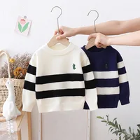 Gestreifter Dino Pullover