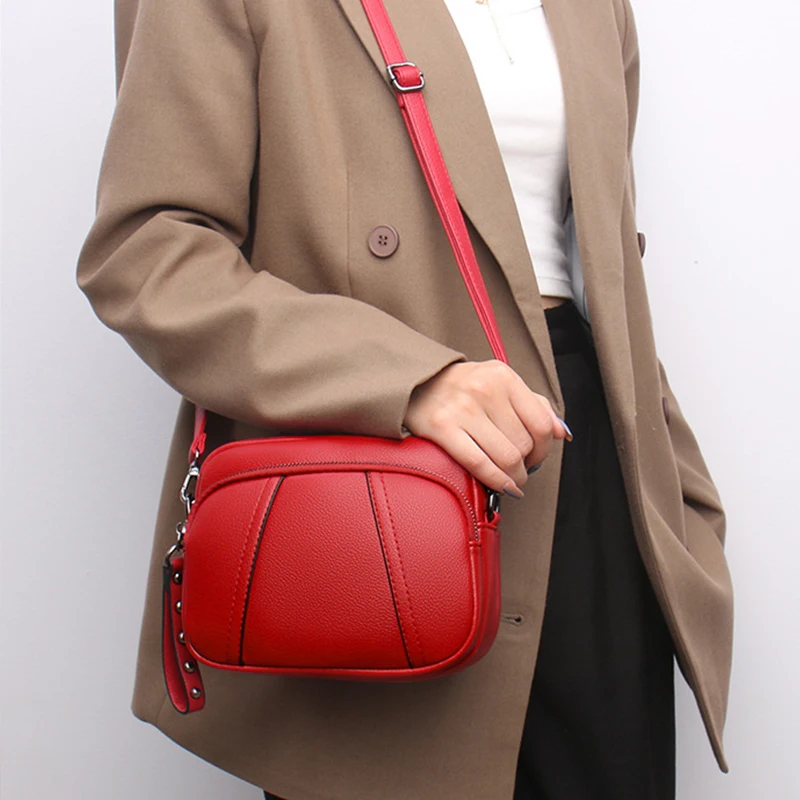 Solid Color Fashionable Rivet Zipper Women's Mobile Phone Bag