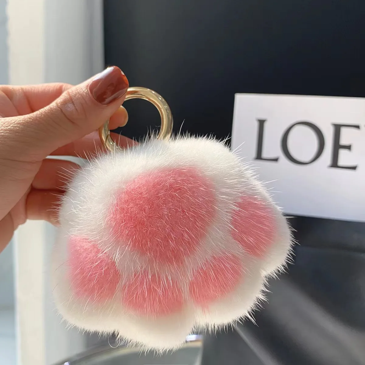 Lovely Cat Paw Keychain Mink Fur Hair Pompon Keychain For Women Girls Cute Animal Paw Pendant Key Ring On Bag Car Trinket