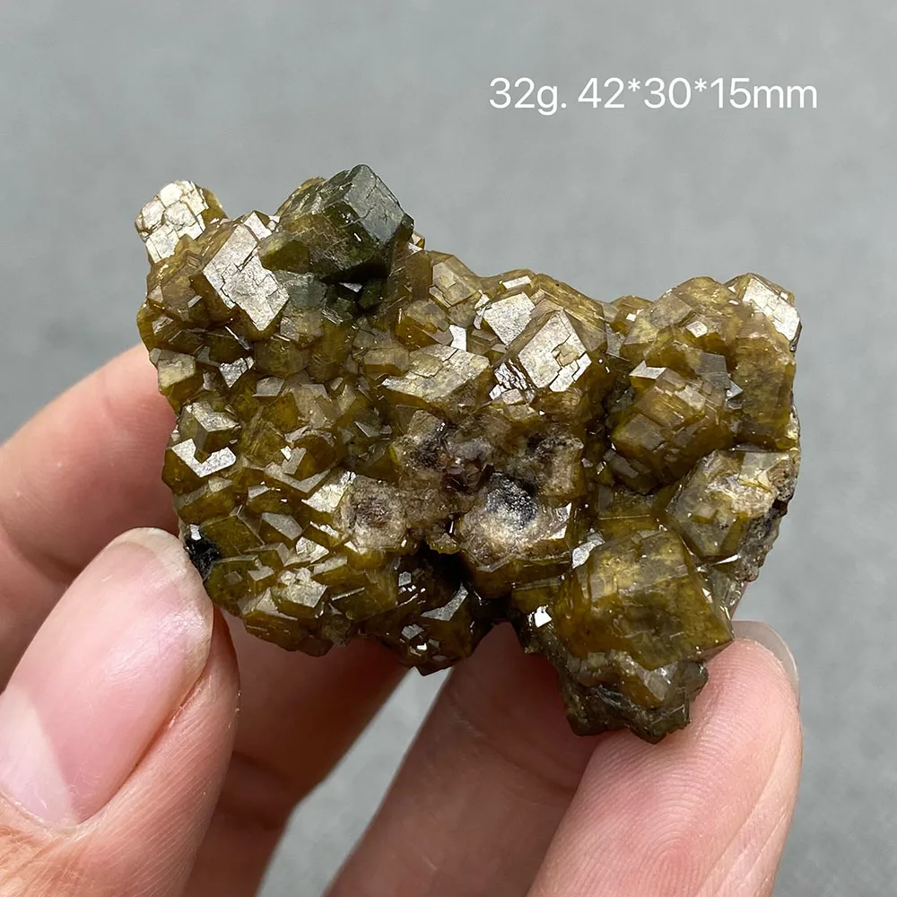 100% natural Inner Mongolia garnet raw stone and lamellar calcite ore crystal specimen