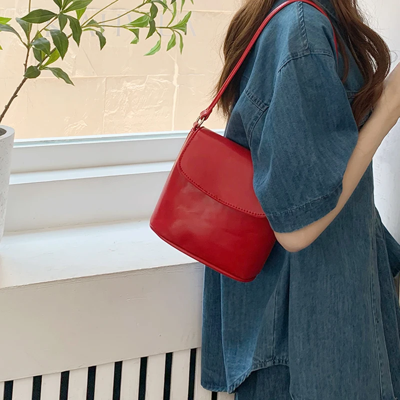 

UU Store 2024 New Korean Version of High-quality Pu Bucket Bag Unique Design Women's Handbag Red Shoulder Crossbody Bag