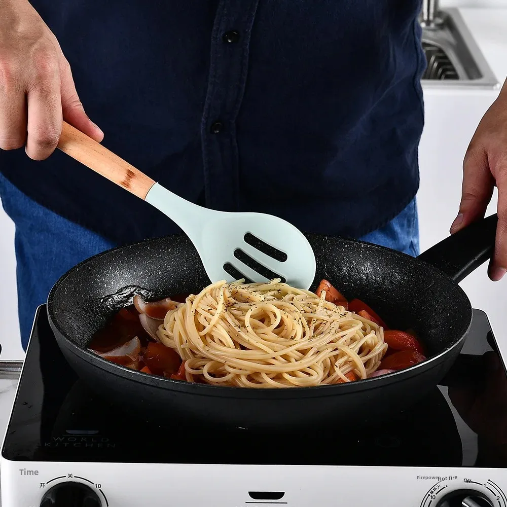 Green Silicone Kitchen Utensils Set 11pcs Heat Resistant Non-Stick Handle Wooden Kitchenware Set for Cooking And Baking