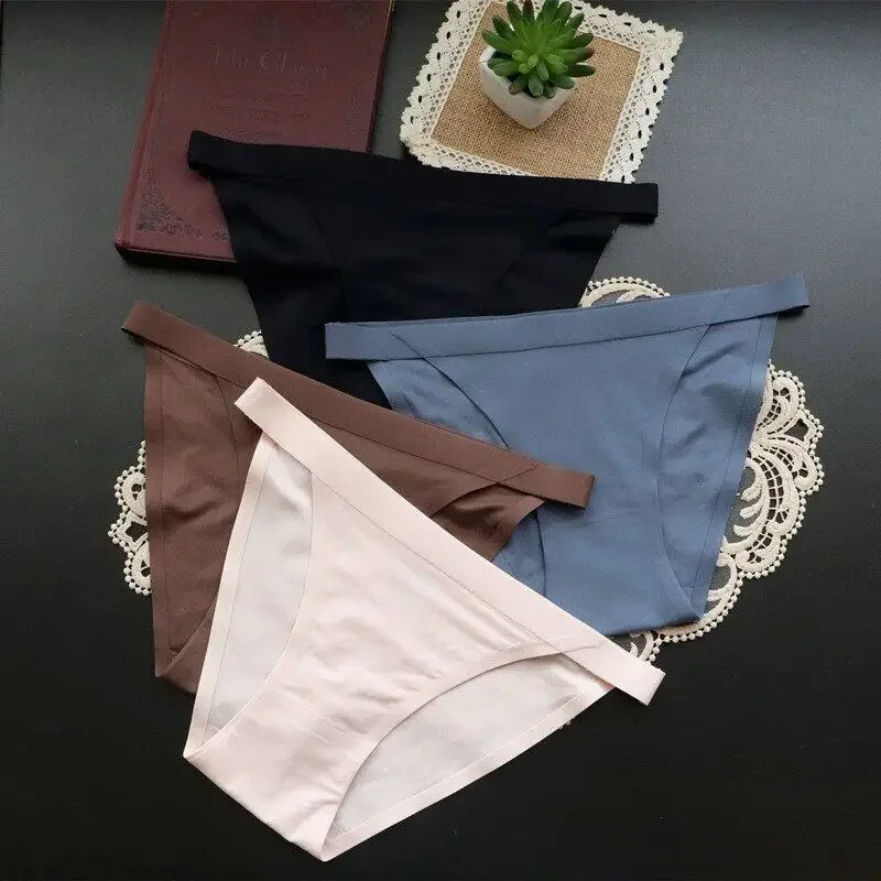 

3pcs Women Underwear Sexy Solid Color Panties One Piece Traceless Briefs Fashion Soft Comfort Low Waist Seamless Underpants