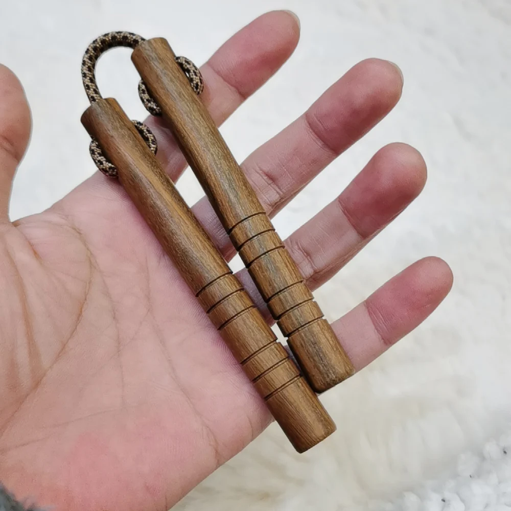 

10cm 35g Wooden Mini Nunchakus Finger Training Thumb Chucks Kbone Toys For Pen Spinning Pocket Antistress