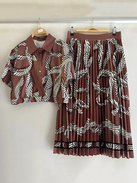 Designer's retro geometric print lapel short shirt two-piece set for summer 2025 women's wear + loose pleated skirt fashion set 1