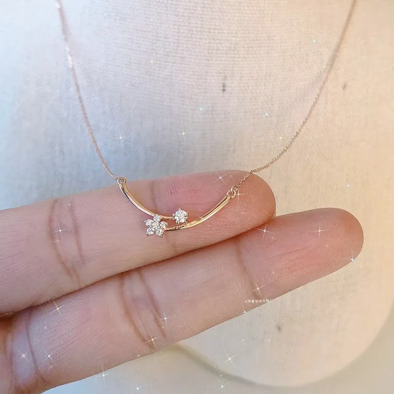 

2022 NEW Delicate Rose Gold Star Moon Irregular Pendant Necklace For Women Geometry Romantic Engagement Valentine's Day Jewelry