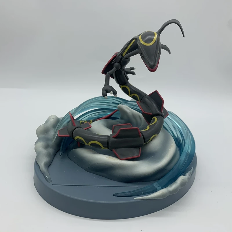 Legendary Pokemon Dragon Type and Flying Type Rayquaza Action