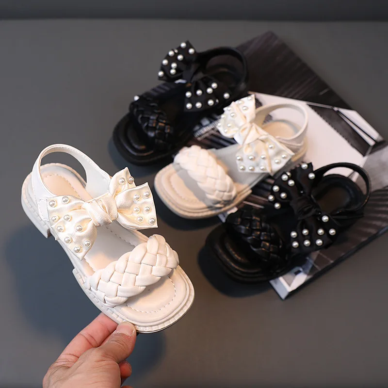 

2023 Summer New Fashion Children's Sandals Girls Beach Shoes Pearl Bow Woven Princess Shoes Stylish Comfortable Soft Soles