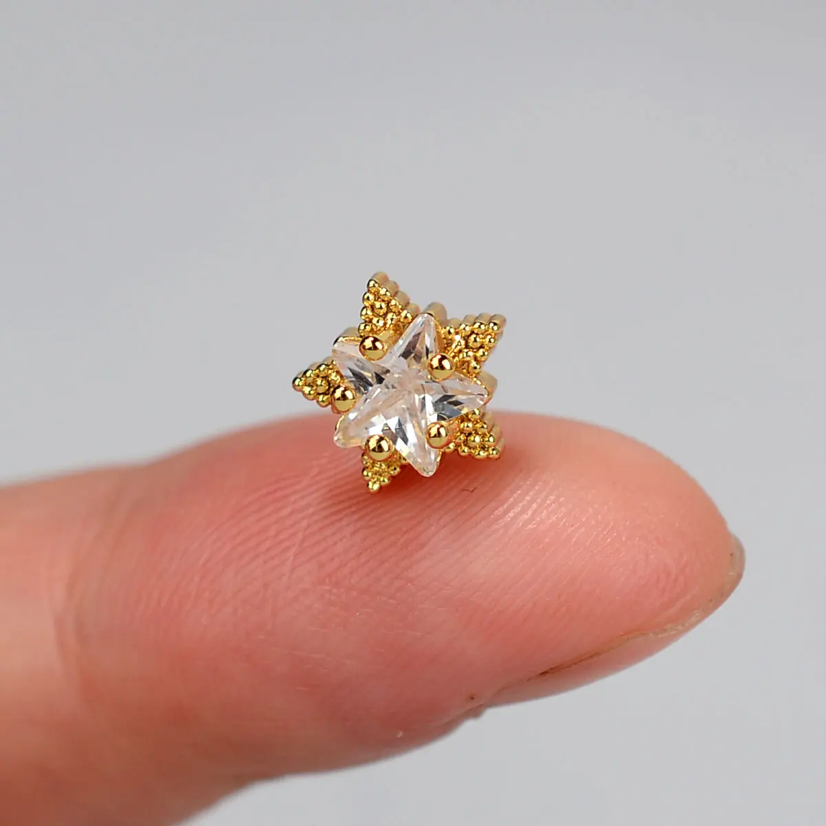 1PC Gold Farbe Blume Blatt Herz CZ Tragus Knorpel Helix Schraube Zurück Ohrring Kristall Stern Mond Piercing Stud für Frau Schmuck – Detail 21