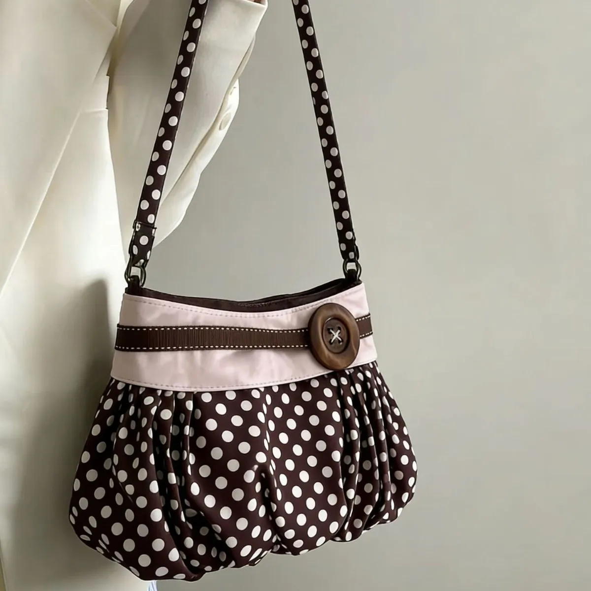 Borsa a Spalla Retrò a Pois con Bottoni in Legno, Borsa a Mano con Design Plissettato, Borsa Morbida a Forma di Raviolo, Borsa Casual a Righe per Pendolari