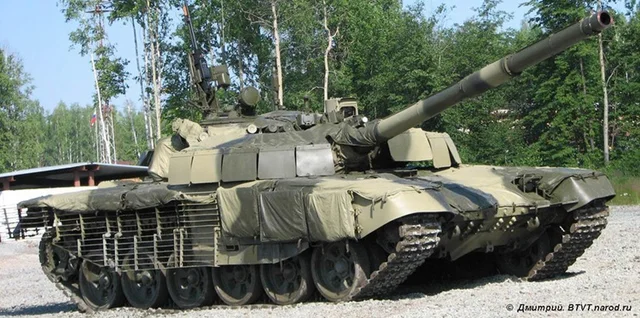 Trumpeter 80117 1/35 Electric Russian T-72B Armored Main Battle Tank Assembly Model Kits For Gundam Hobby Collection 3