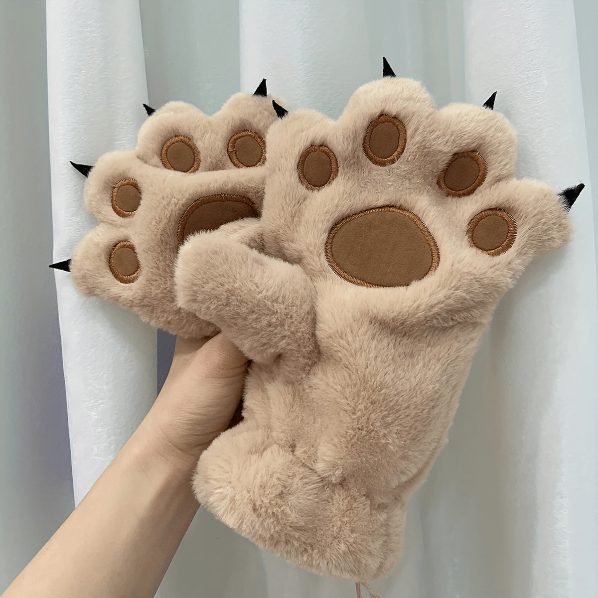 1pair Bear claw gloves padded and thickened to prevent cold and keep warm