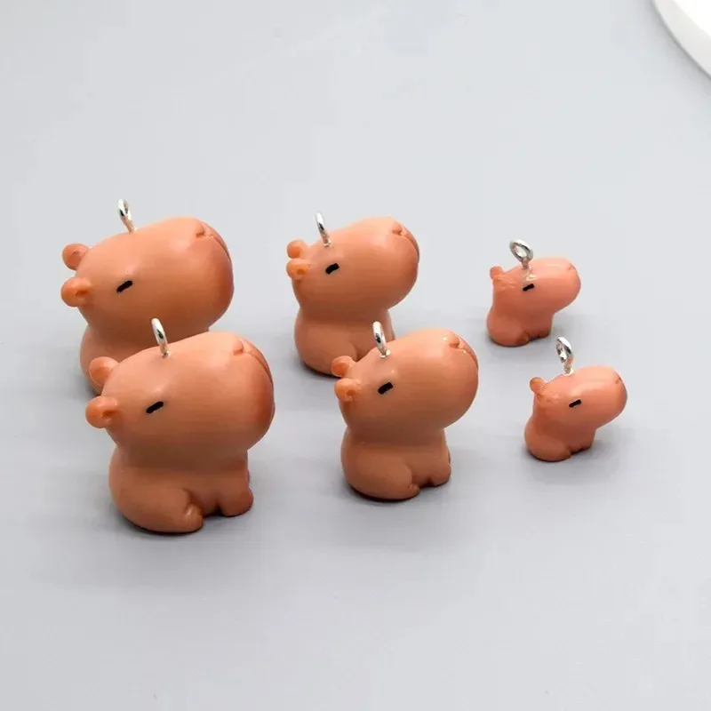 10개 귀여운 미니 3D 카피바라 레진 참 장식품 사랑스러운 게으른 동물 펜던트 DIY 공예품 귀걸이 보석 제작용