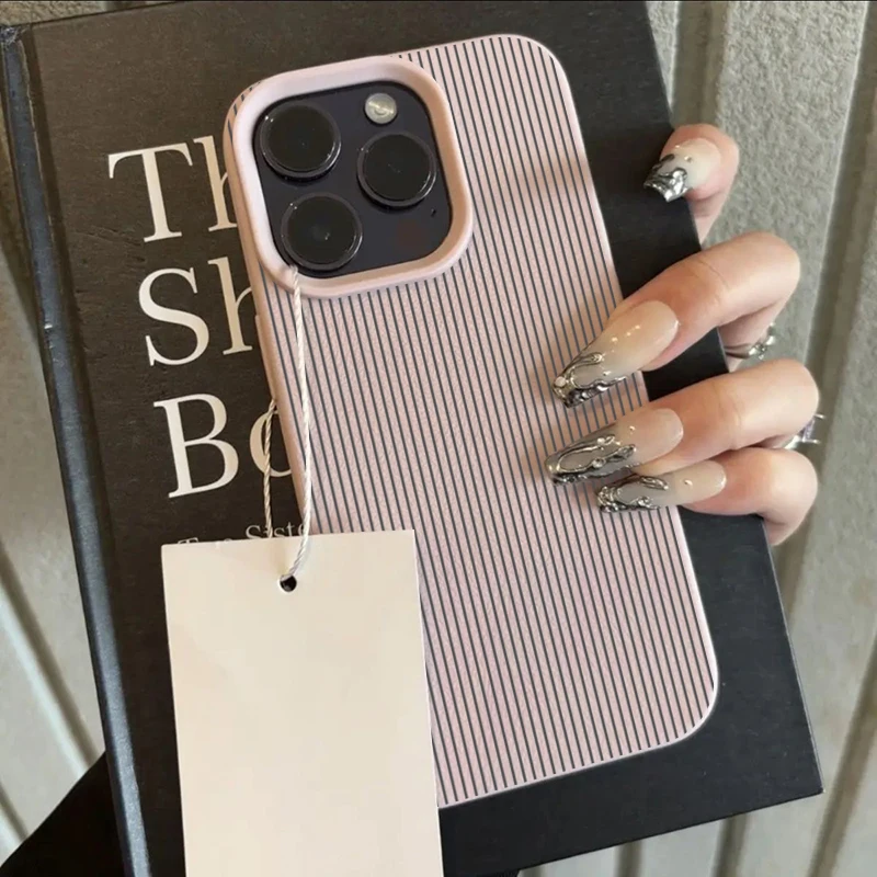 Minimalist Lychee Texture Silicone Phone Case with Lines Pattern