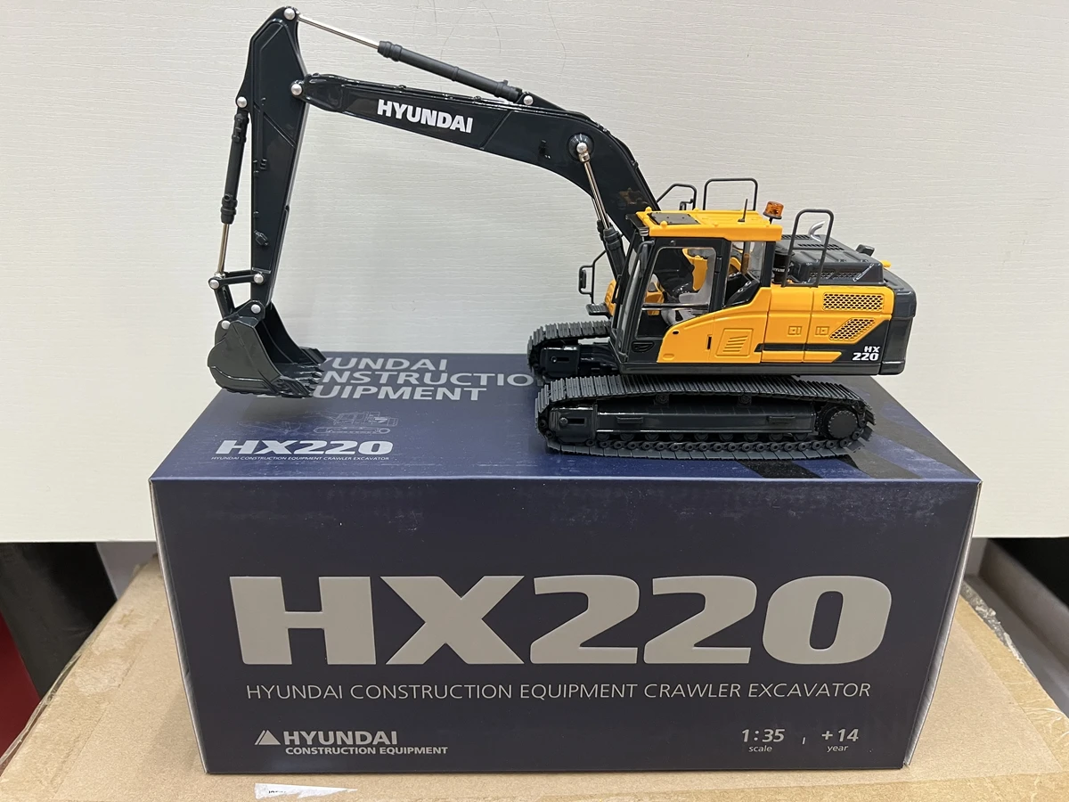 

1:35 Scale HY~UNDAI HX220 Excavator Model Alloy Engineering Simulation Loader boys toys gift