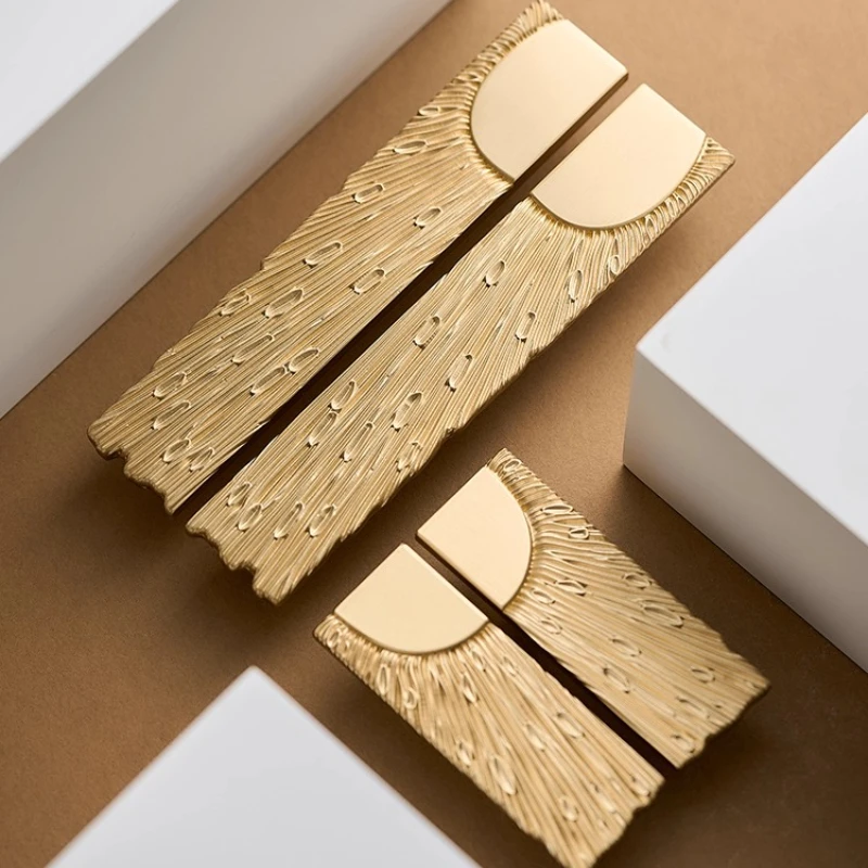 ตู้หรูหราเฟอร์นิเจอร์ด้ามจับยาวสร้างสรรค์ฝรั่งเศสทองเหลืองตู้จับจีนโบราณตู้เสื้อผ้าประตูลิ้นชัก 1