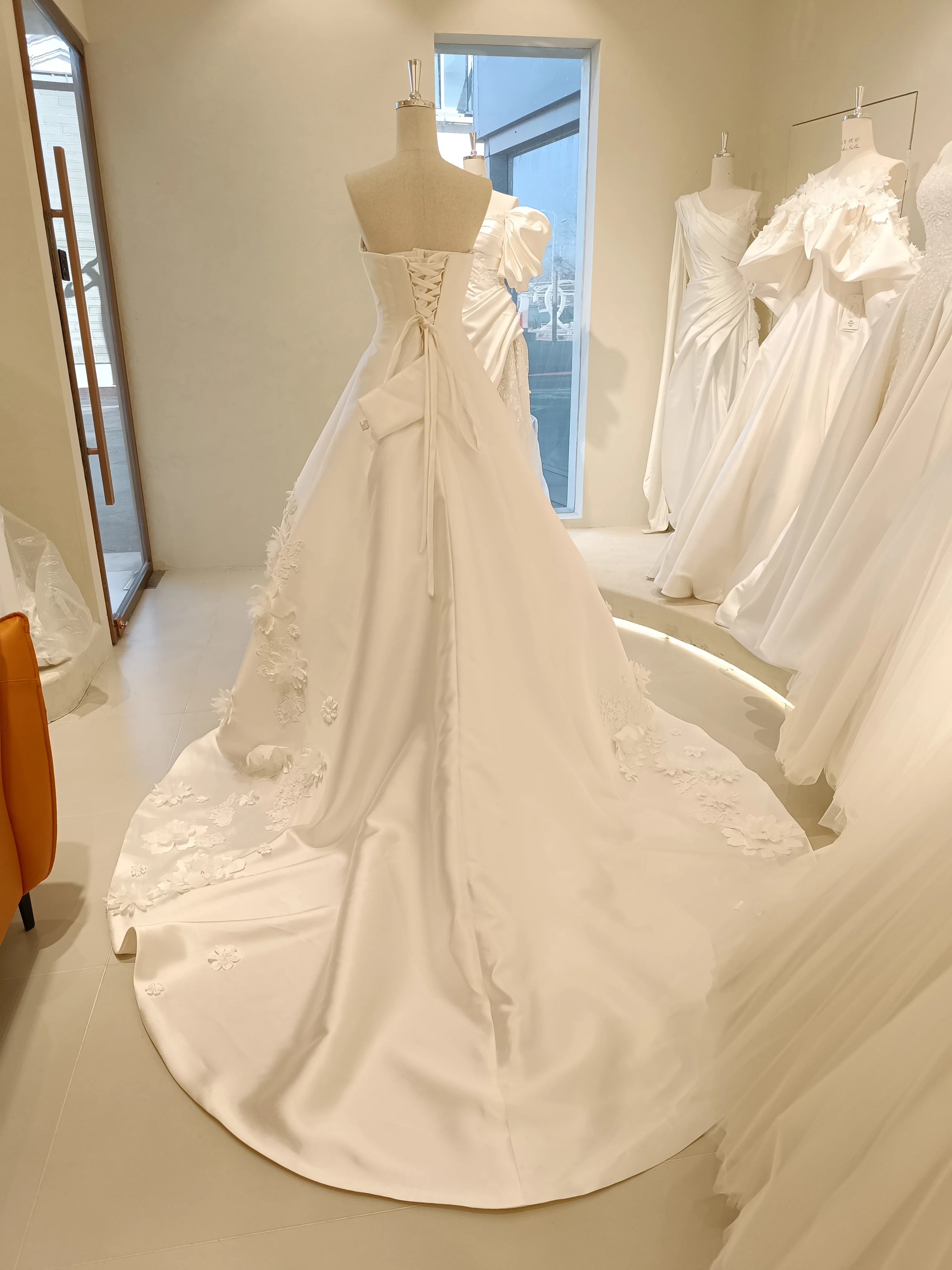 A Line Illusion Neckline Satin 100% Handmade-Flower Detached-Sleeve Wedding Dress images - 6