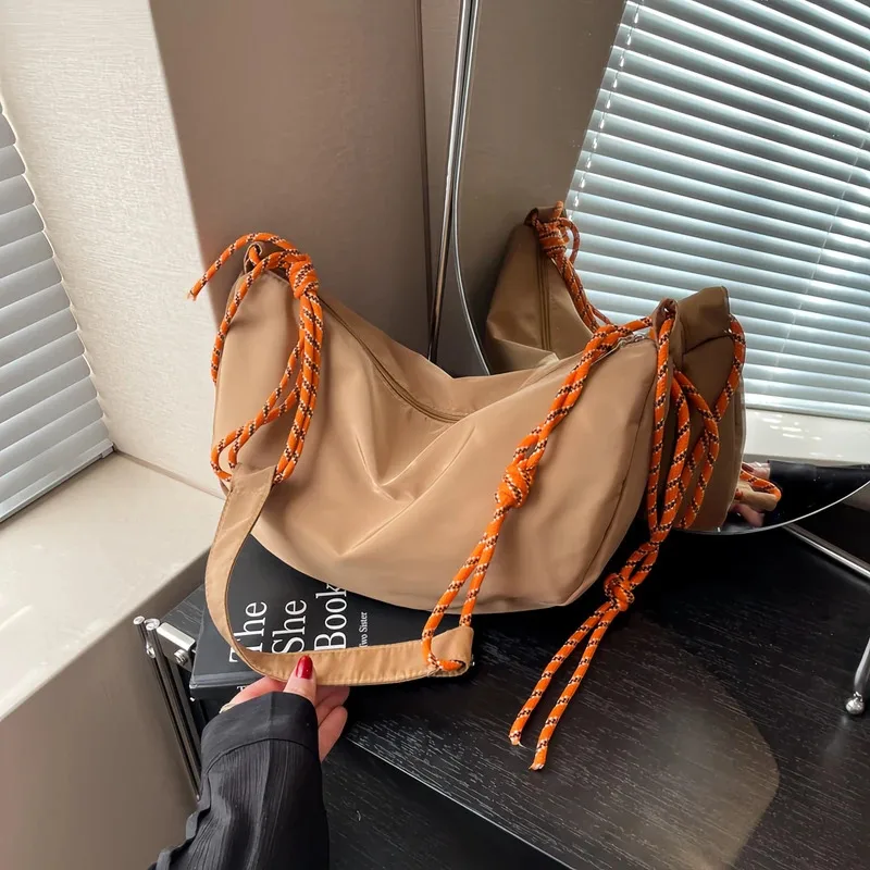 Lightweight nylon crossbody bag with adjustable shoulder straps for male and female college students' campus travel bags