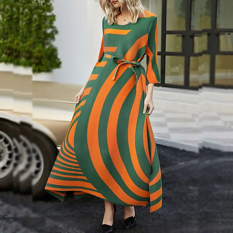 

Pleated Women's Summer 2023 New Loose Fit Dress Long Round Neck Large Swing beach dress LOOSE